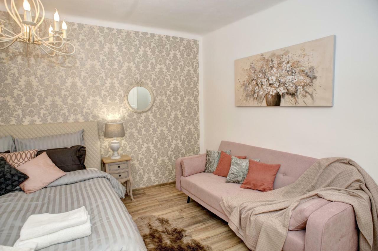 Kristanka - Kouzelne Apartmany Prachatice Exterior photo