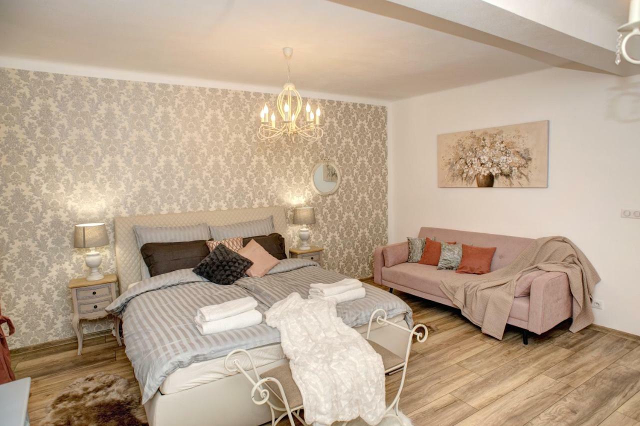 Kristanka - Kouzelne Apartmany Prachatice Exterior photo